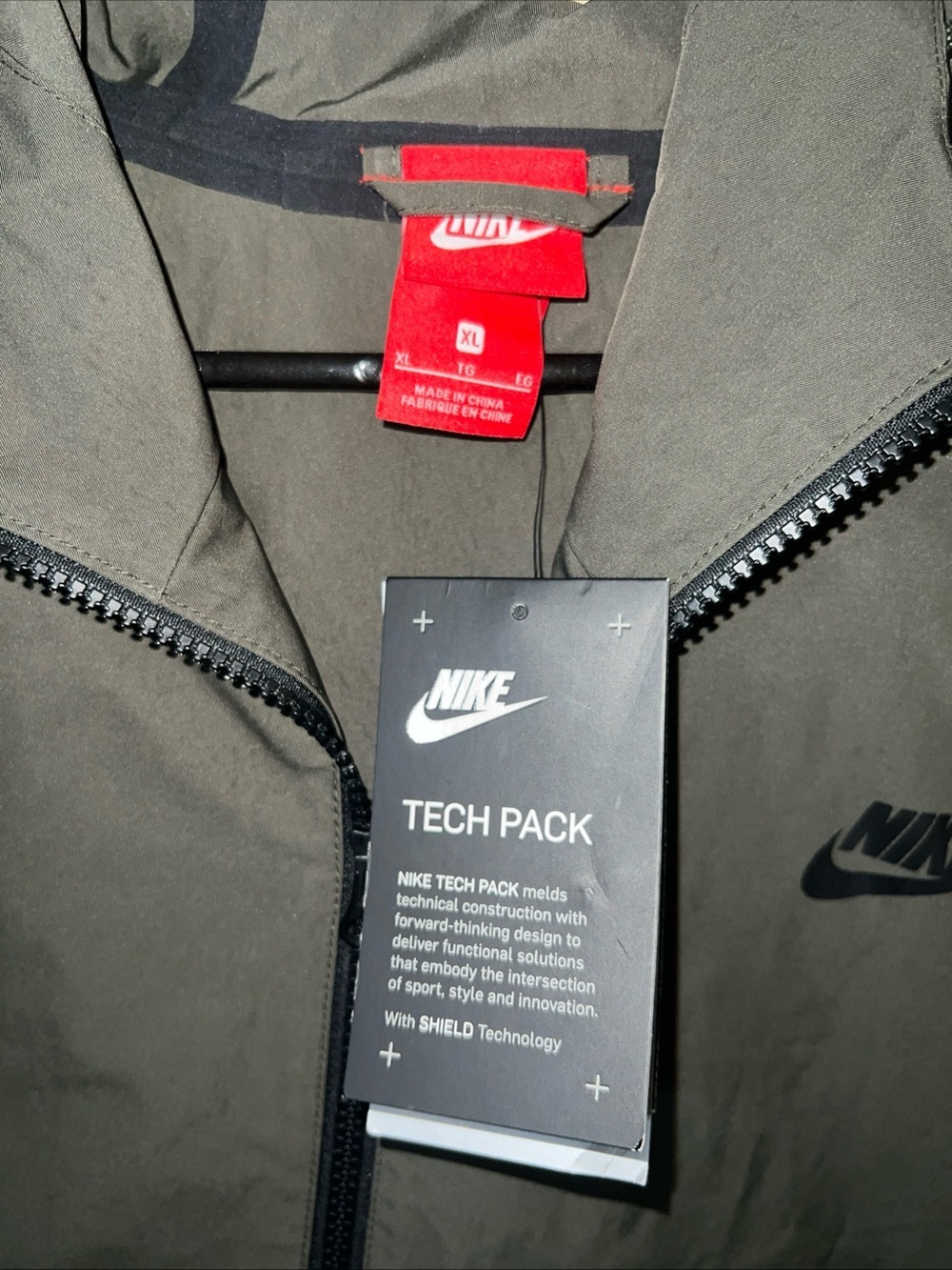 Nike Tech Women's Green Full Zip Hooded Fishtail Shell Parka NEW - Picture 2 of 4